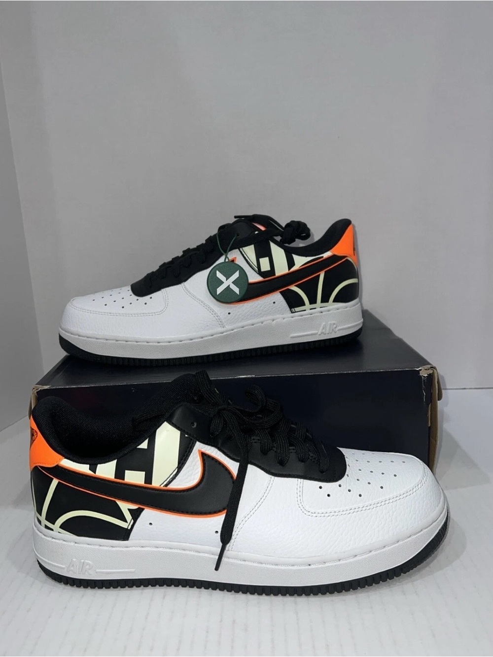 Nike Men's Low-Top Air Force 1 Sneakers - White Black Orange
